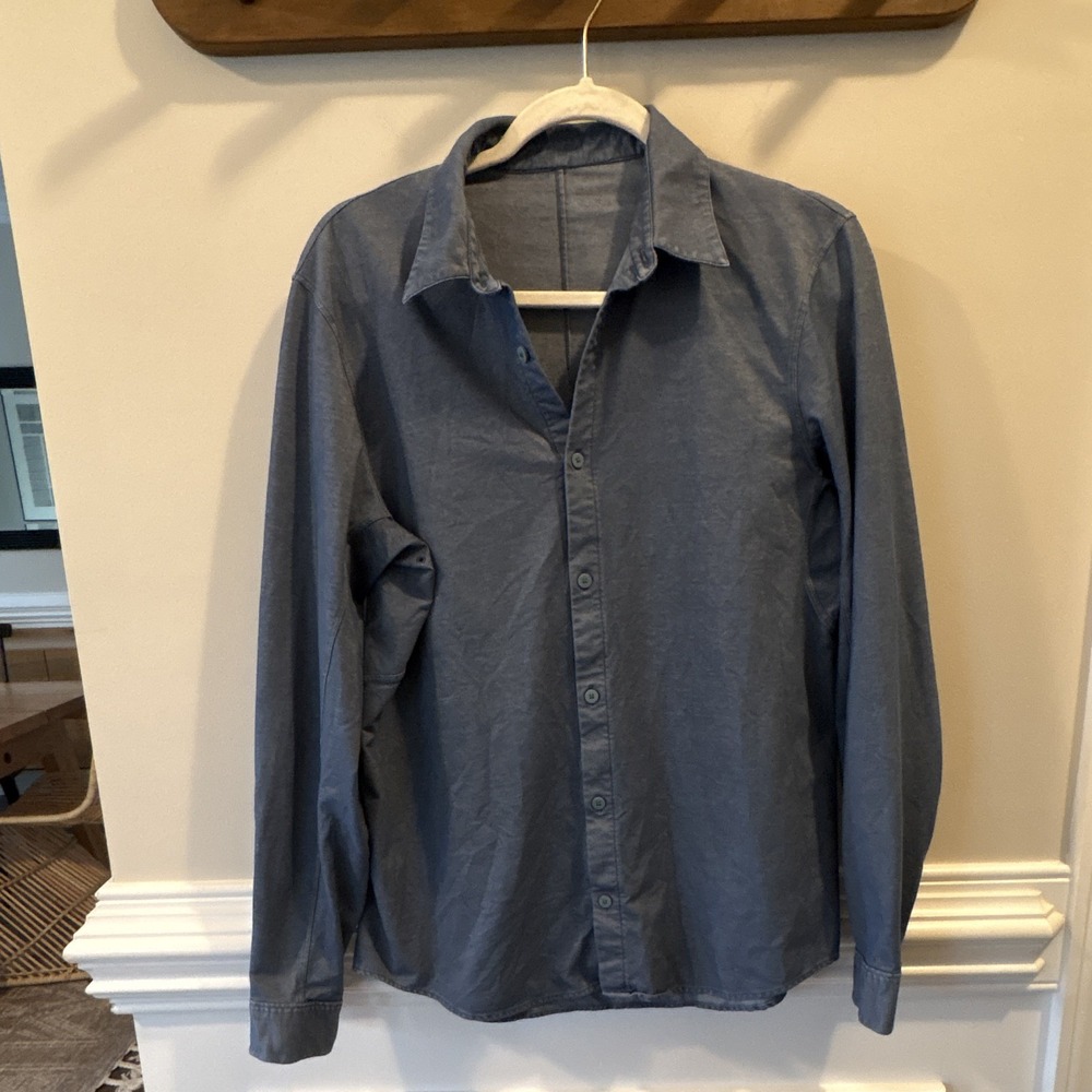 Men's Blue Solid Woven Long Sleeve Lululemon Button-Up Shirt Regular Med.